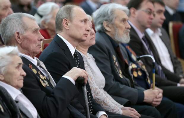 Президент России Владимир Путин на церемонии открытия акции "Вахта памяти"