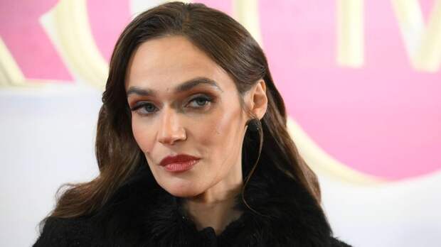 «Недавно я ее отреставрировала»: Алена Водонаева показала семейную реликвию с вековой историей