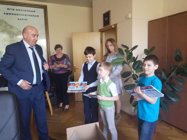 Награждение детей. Фото: УВД по ЮВАО
