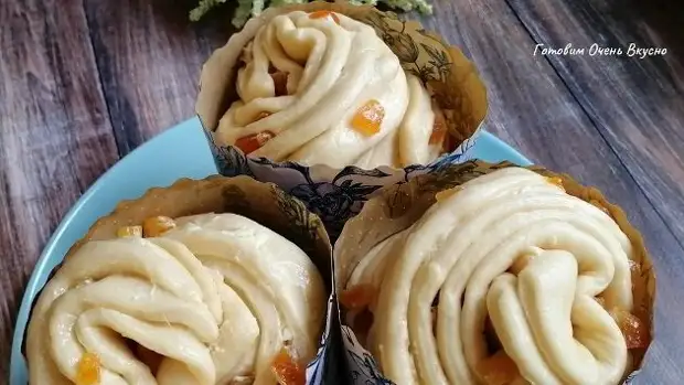 Сколько ни пробовала другие, всегда возвращаюсь к нему. Краффин - идеальный кулич. Быстрое тесто без опары