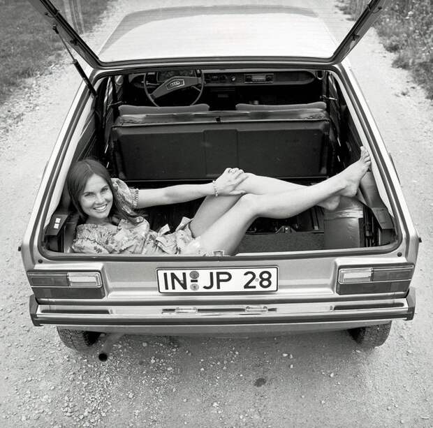 14. И снова "Audi" 14. И снова "Audi" девушки, машины, реклама, ретро