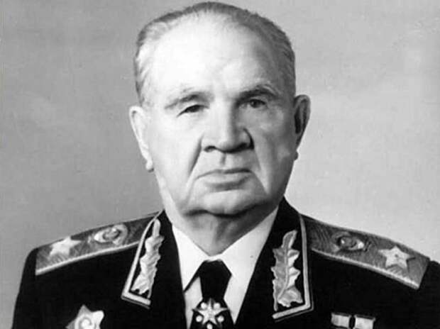Что сказал маршал Чуйков подлецу и либералу Солженицину Что сказал маршал Чуйков подлецу и либералу Солженицину