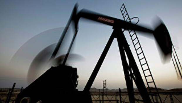 Добыча нефти. Архивное фото
