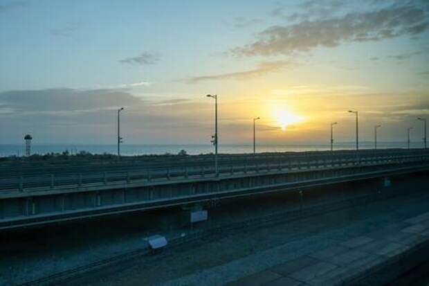 Движение по Крымскому мосту: четыре поезда «Таврия» отстают от графика