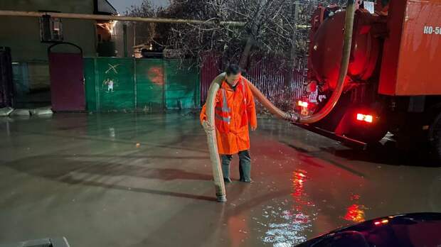 Дождь не прекращается в Алматы двое суток