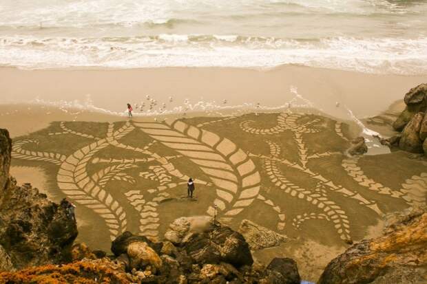 Рисунки на песке. Андрес Амадор