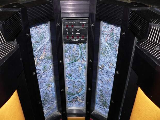 Внутренности Cray-2. Источник изображения: wikimedia.org
