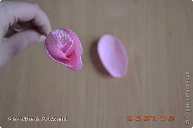 Мастер-класс Свит-дизайн Бумагопластика МК тюльпан с конфеткой Бумага гофрированная фото 15