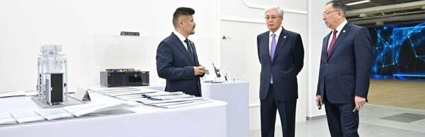 Токаев ознакомился с научными разработками КазНУ в Алматы