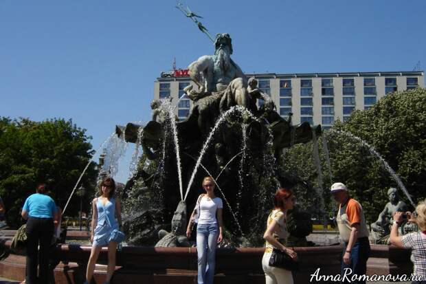 фонтан Нептун в Берлине