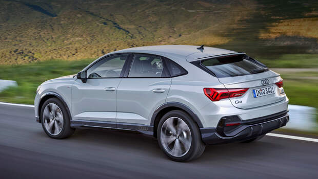 Audi q3,Audi q3 sportback. При неизменной базе 2680 мм Sportback на 16 мм длиннее и на 29 мм ниже, чем простой Q3. Покупатели смогут выбрать из одиннадцати цветов кузова. Минимальный диаметр колёс составляет 17 дюймов, максимальный — 20, как на всех фотографиях.