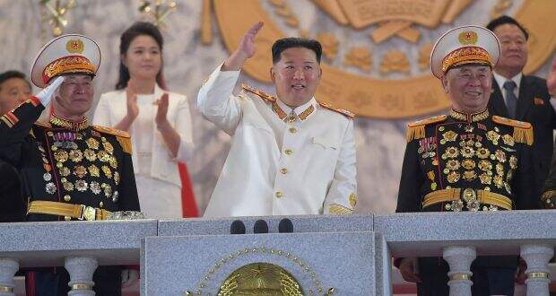 Лидер социалистической Кореи стал генералиссимусом - и впервые в своей жизни надел военную униформу