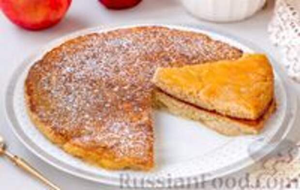 Фото к рецепту: Овсяноблин с яблоками (в духовке)