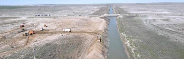 От Атырау роют  новый канал для сброса паводковых вод в Каспийское  море