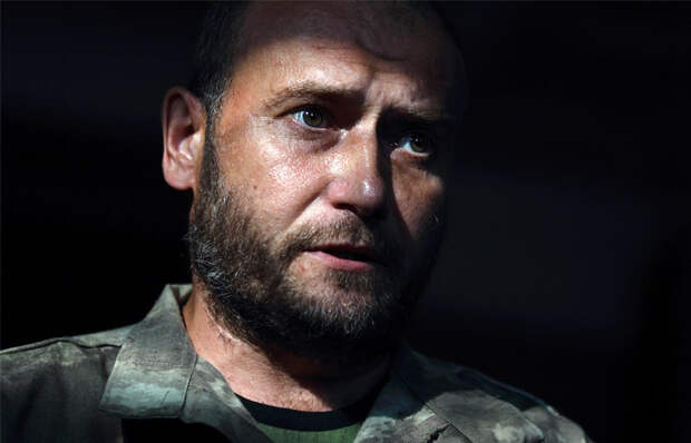 Ярош сложил с себя полномочия лидера "Правого сектора" Ярош сложил с себя полномочия лидера "Правого сектора"