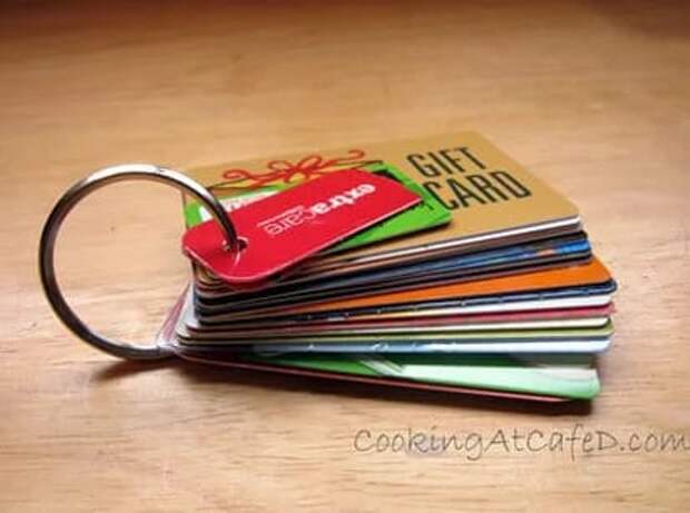 16. Дисконтные карточки можно скрепить кольцом для ключей. Это удобнее, чем хранить их в кошельке.