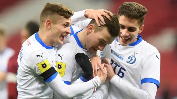 Заявка на отрыв: как «Зенит» и «Динамо» одержали гостевые победы над ЦСКА и «Рубином» в 16-м туре РПЛ