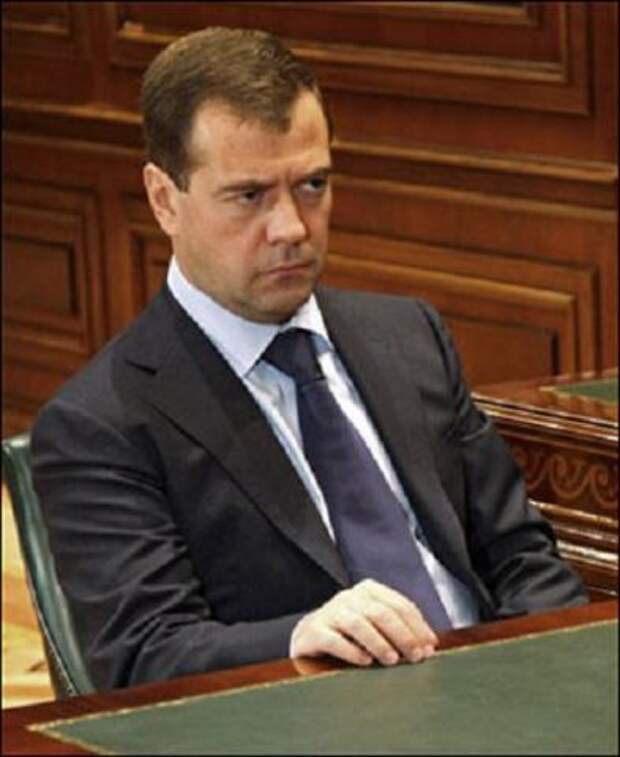 начался сбор подписей за отставку Дмитрия Медведева