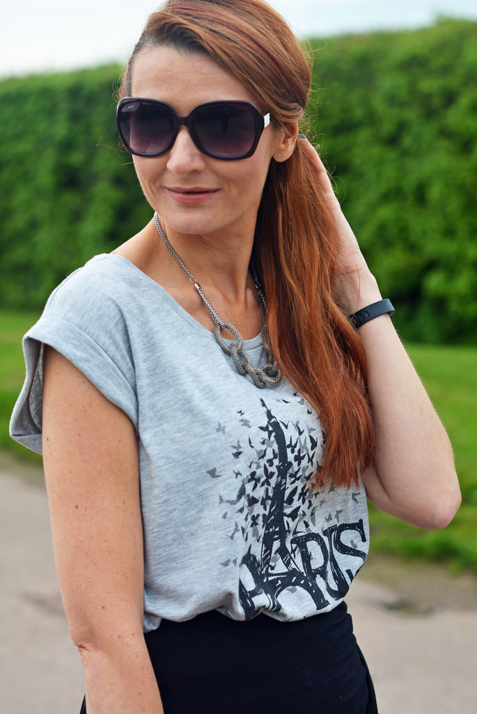 Black maxi skirt, graphic t-shirt
