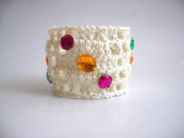 SALE % 25 off Crochet Beaded Bracelet Wristband, Cream Cuff