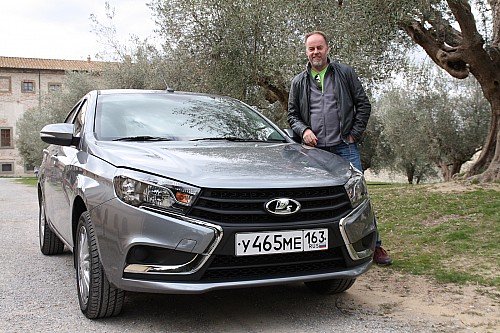 Главный дизайнер «АвтоВАЗа» Стив Маттин принял участие в тест-драйве и рассказал, что впервые смог полноценно испытать автомобиль