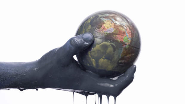 Политолог: выход ОАЭ из ОПЕК и ОПЕК+ разбалансирует рынок нефти в мире