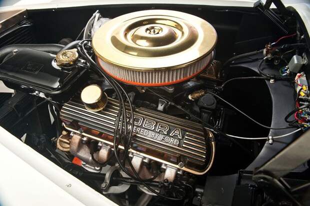 1965 Mercer-Cobra Roadster - машина за 1.000.000$ (7 фото)