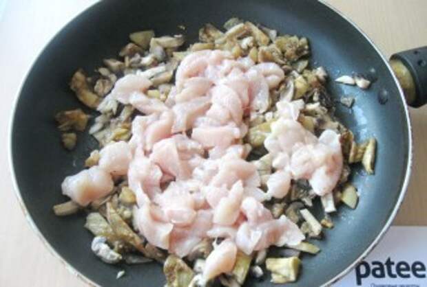 Баклажаны  фаршированные курицей и грибами - приготовление