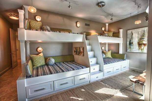 b2ap3_thumbnail_Great-Kids-House-Beds-Ideas-in-Kids-Beach-design-ideas-with-area-rug-artwork-bench-seat-bunk-beds.jpg