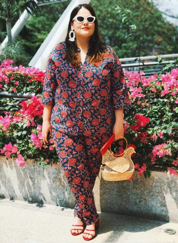 Максимум красоты: подборка летних идей из лукбуков красавиц Plus Size