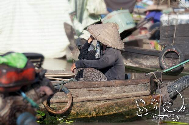 http://gecko-travel.com/wp-content/gallery/mekong-delta/vietnam-can-tho-floating-market4.jpg