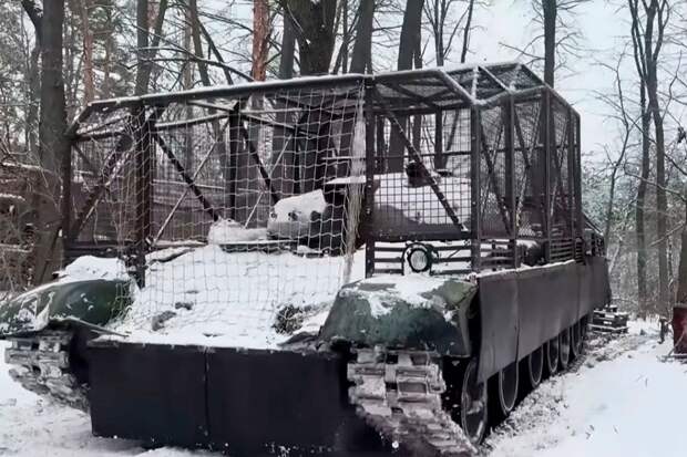 Странный гибрид самоходки 2С19 "Мста-С" и танка Т-72 замечен у ВСУ