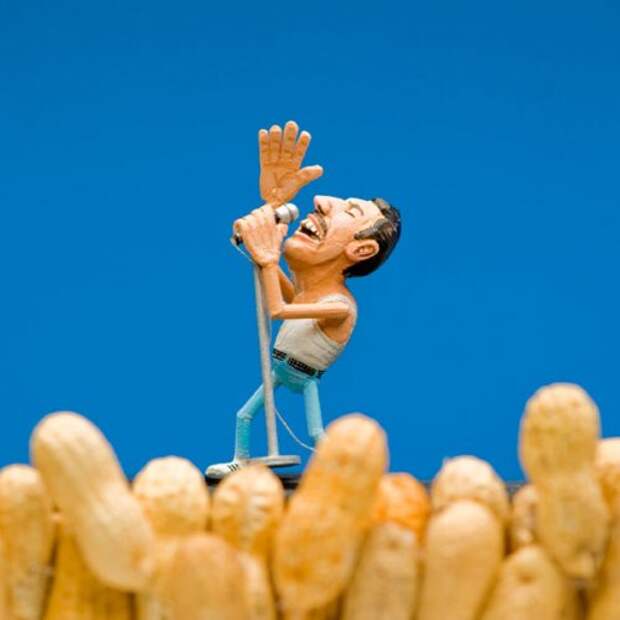 Крошечные скульптуры из арахисовой скорлупы от Стива Касино (23 фото)