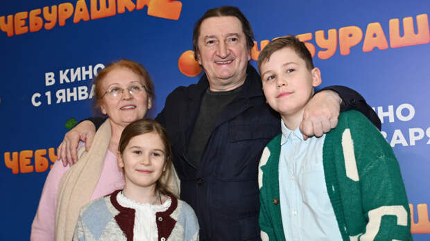 «Это однозначно»: Александр Лыков призвал носить Чебурашек вместо Лабубу