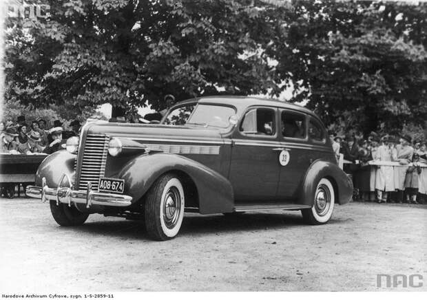 Американский Buick Roadmaster авто, автодизайн, олдтаймер, ретро автомобили, ретро фото