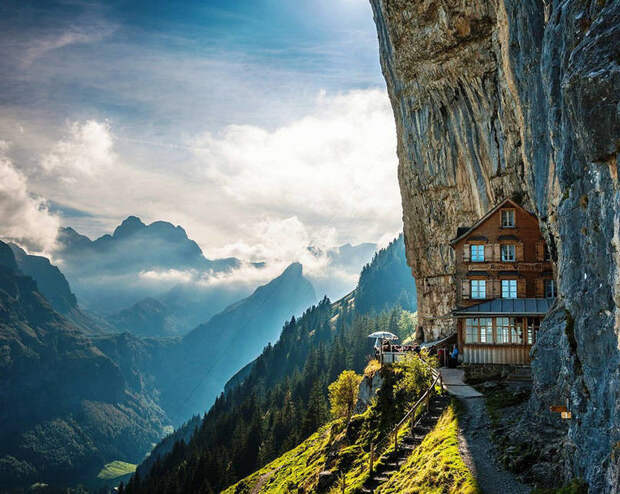 15.  Äscher Cliff, Швейцария мир, отель