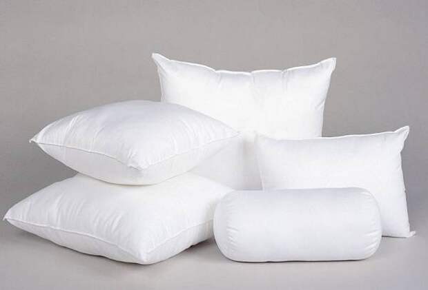 белые подушки