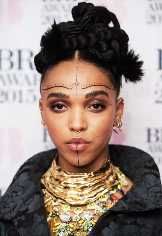 FKA twigs (Талия Барнетт)
