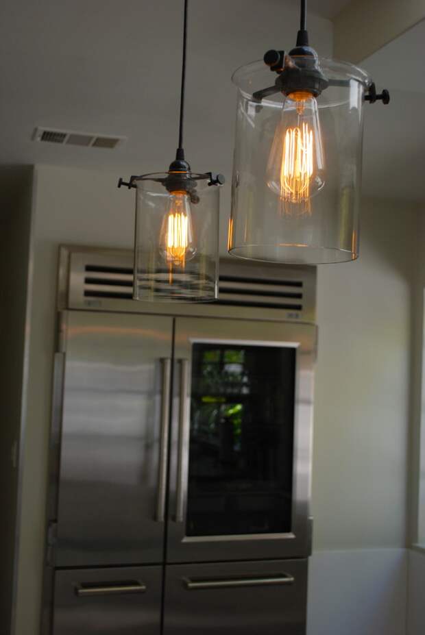 Фото 25 Лофтовая роскошь: обзор лаконичных идей с ретро-лампами Эдисона в интерьере