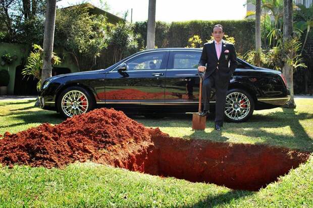 millionaire-sparks-uproar-with-demand-to-be-buried-with-bentley-raise-awareness-organ-donation-3