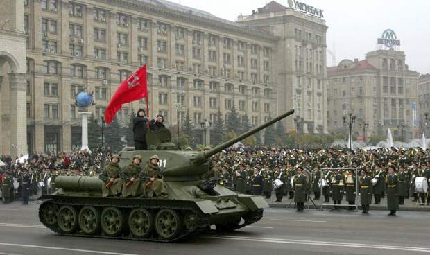 Военный парад в Киеве, 28 октября 2004 год