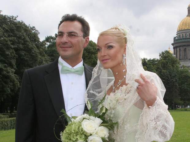 Анастасия Волочкова объяснилась за отсутствие росписи с Игорем Вдовиным