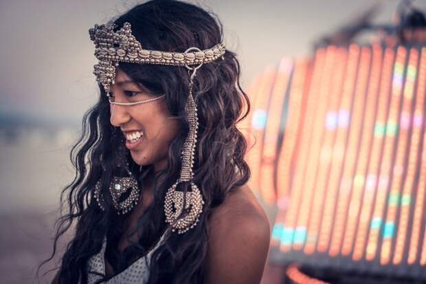 Фестиваль Burning Man прекрасный повод для проведения оригинальной свадьбы
