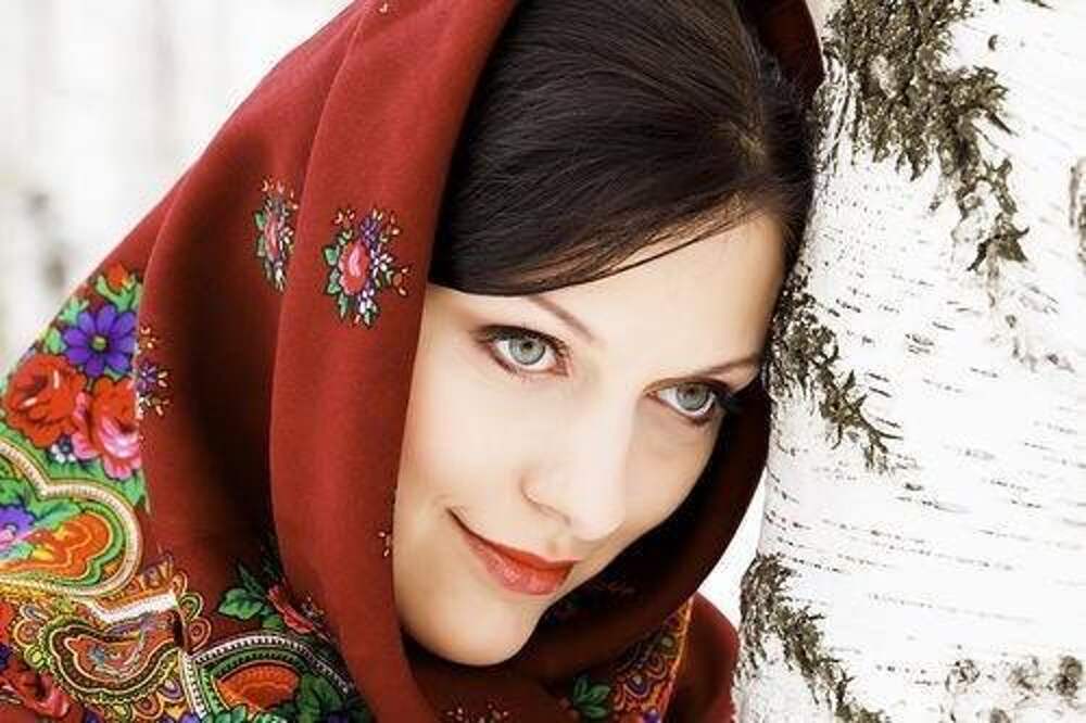 Русская девушка с платком