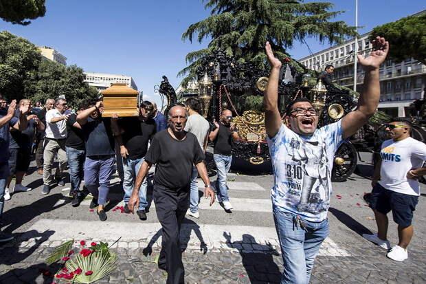 В Европе нет коррупции? Напыщенные похороны дона Витторио Casamonica