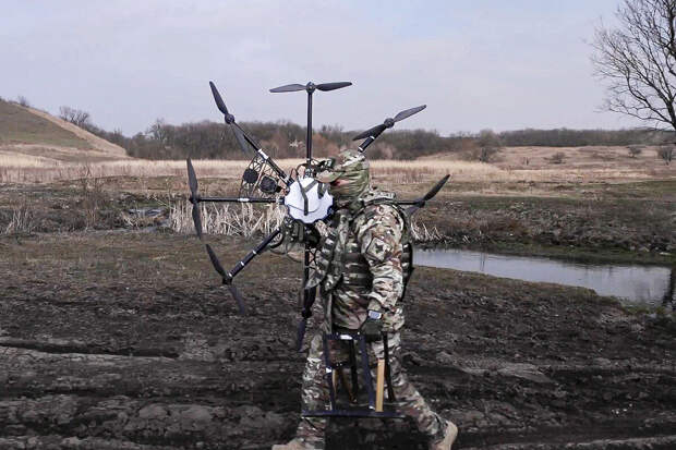Минобороны: ВСУ при помощи дронов "Баба-Яга" ведут охоту за российскими "Мста-С"