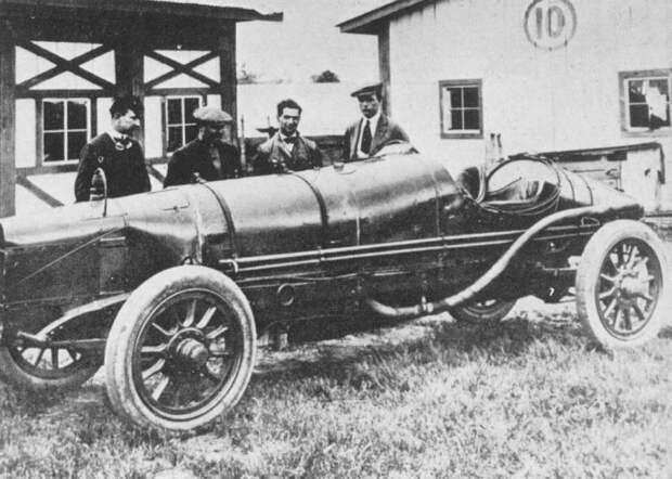 Подборка фотографий автогонок прошлого века (154 фото)