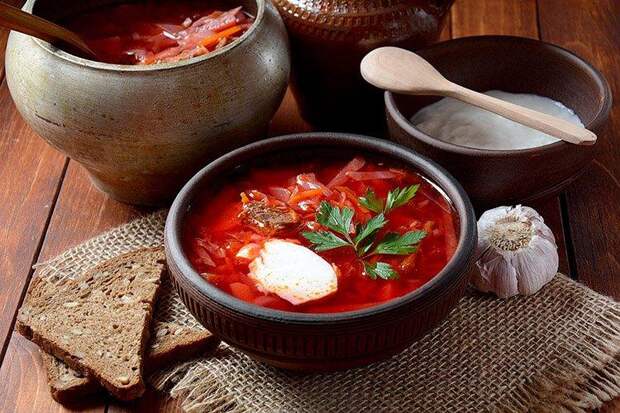 Борщ с фасолью и черносливом