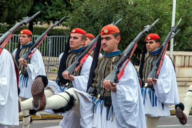 Отзвуки древних традиций: Эвзоны - греческая Президентская Гвардия (35)