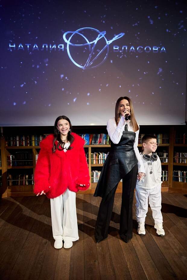 Валерия и Иосиф Пригожин торжественно открыли церемонию по случаю премьеры шоу «Суперпозиция» Валерия и Иосиф Пригожин торжественно открыли церемонию по случаю премьеры шоу «Суперпозиция»